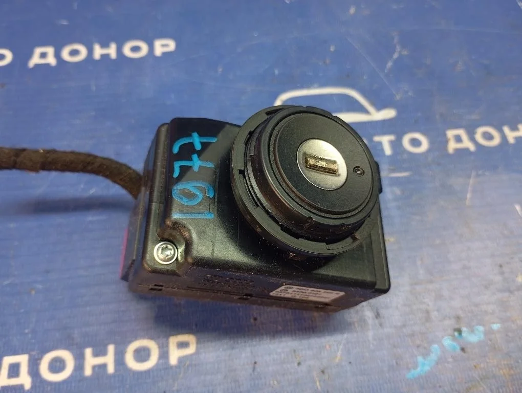 замок зажигания VOLKSWAGEN TOUAREG 7LA -