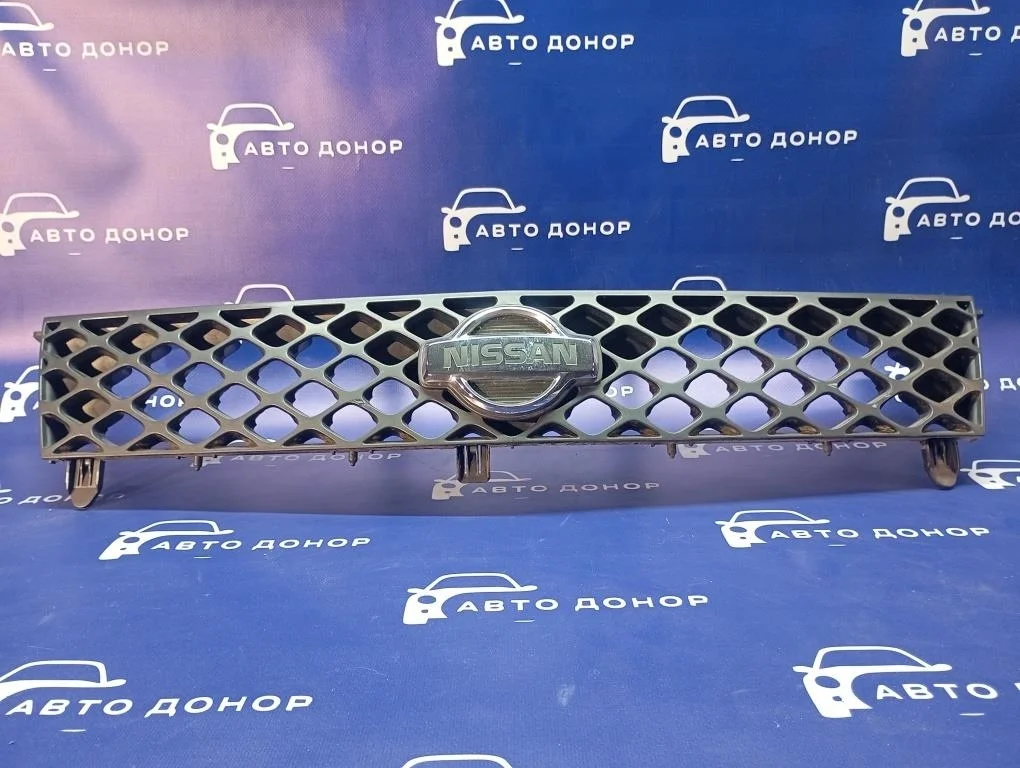 решетка радиатора NISSAN XTRAIL NT30 -