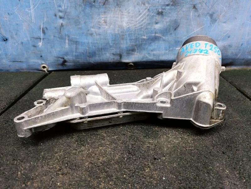 Корпус масляного фильтра Chevrolet Aveo 1 25199748 T250 1.4 F14D4