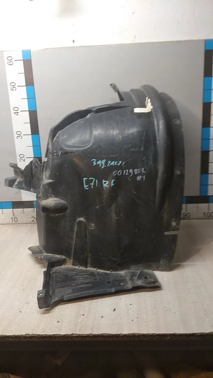 [Б/У] Подкрылок передний правый задняя часть X6 E71 - (Состояние: Отличное) [ХОРОШЕЕ] [Код: 00326589 ]