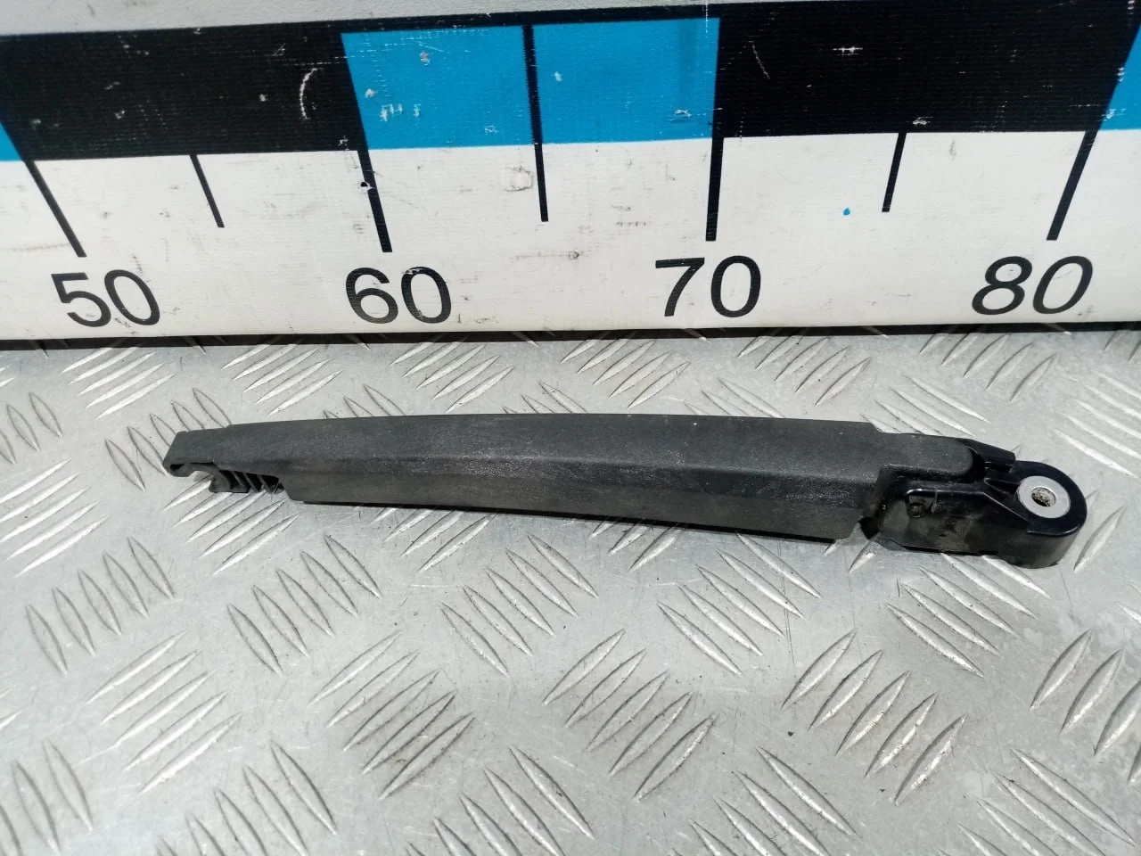 [Б/У] Поводок стеклоочистителя заднего [Код: 00674093 ]