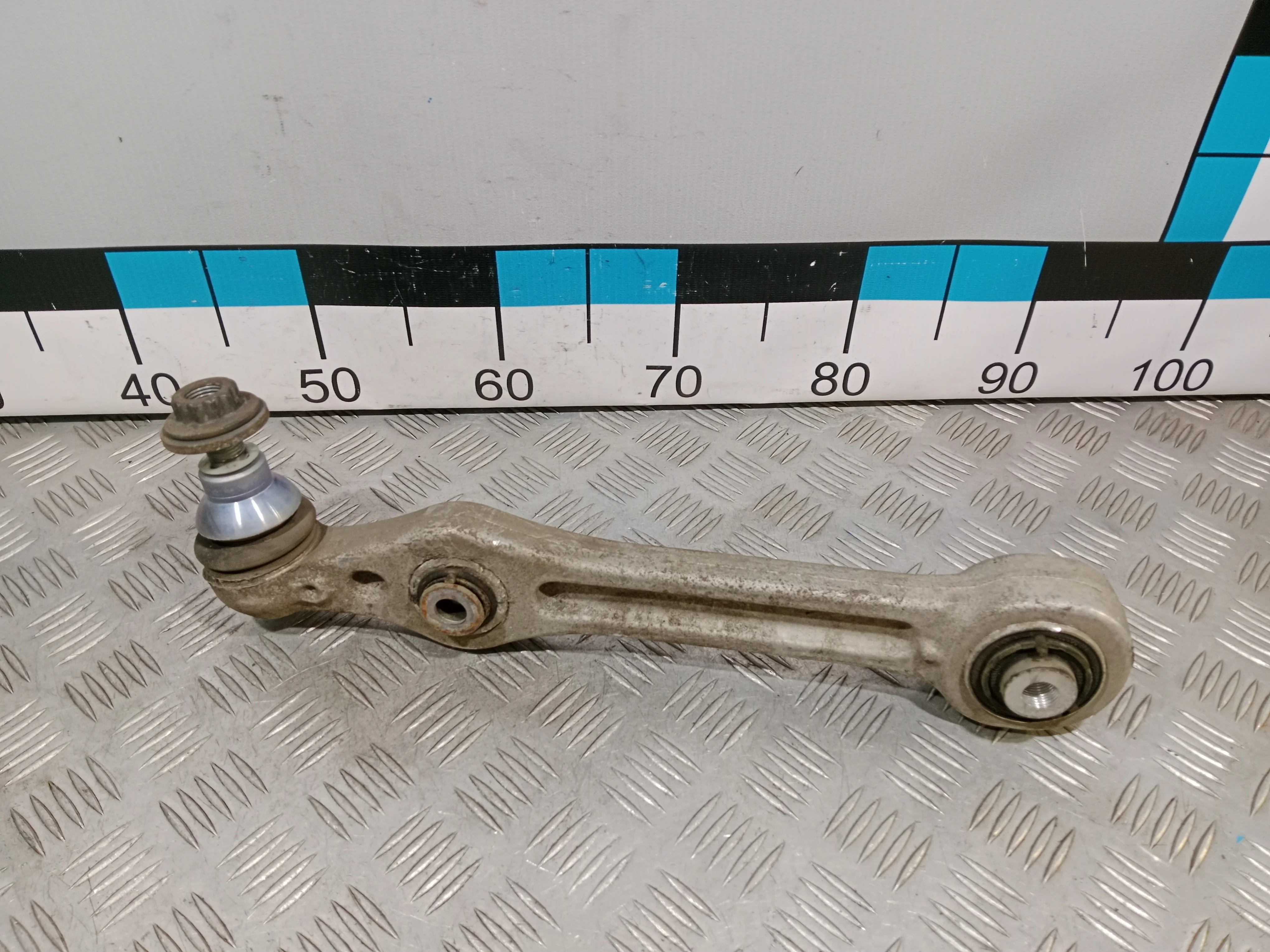 [Б/У] Рычаг передний нижний задний [Код: 00424056 ]