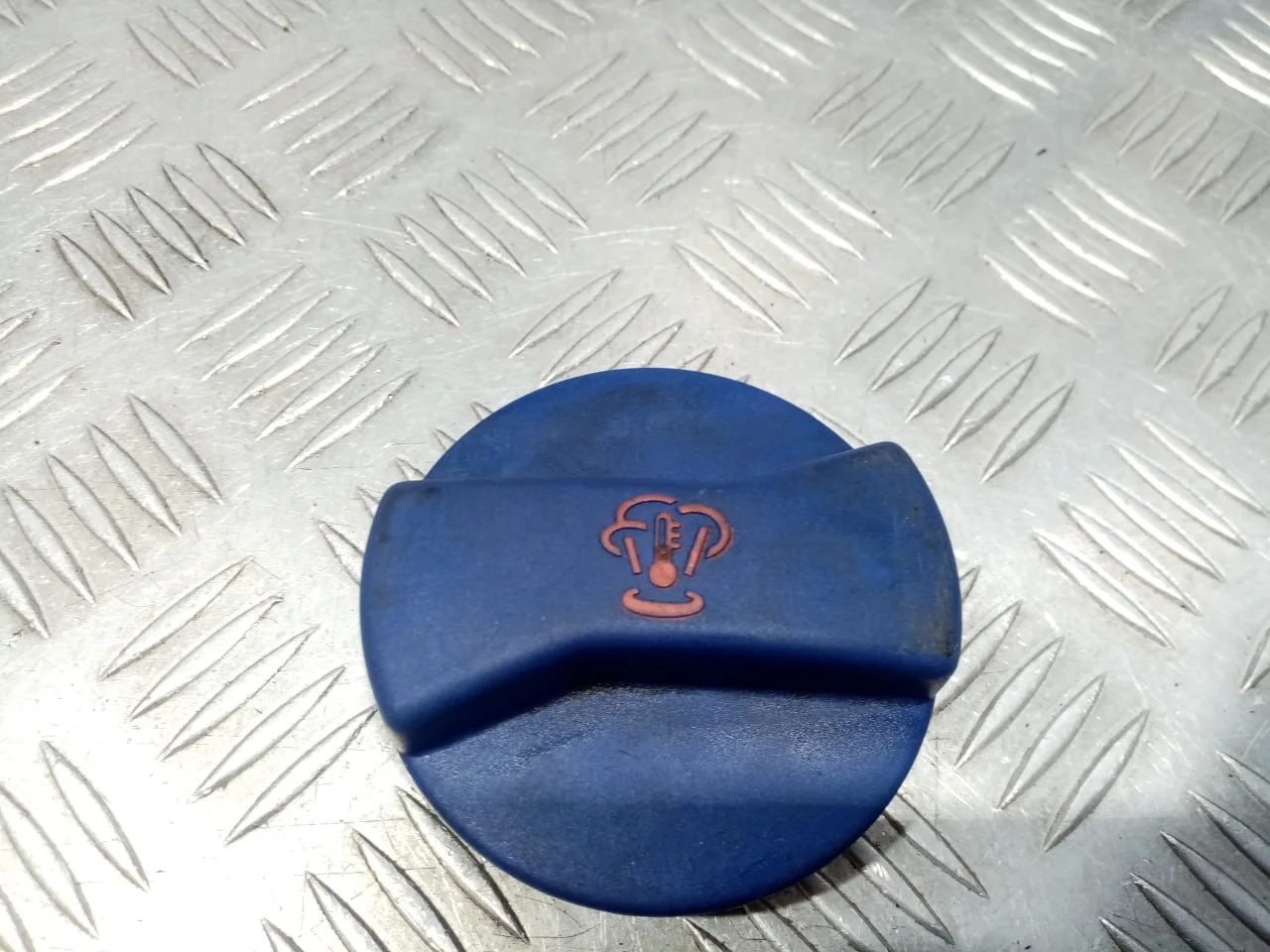 [Б/У] Крышка расширительного бачка [Код: 00671795 ]