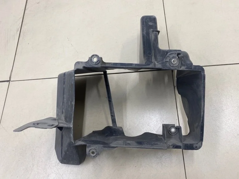 Дефлектор радиатора Lexus LX570 3