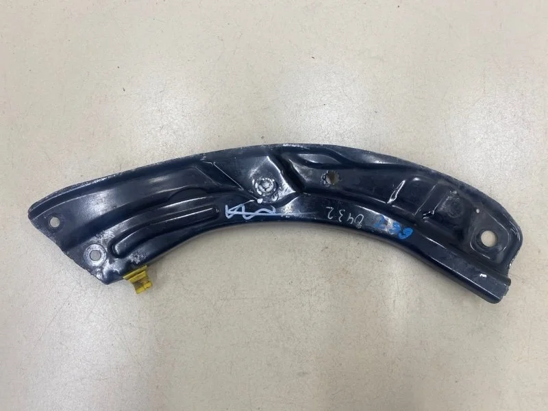 Элемент передней панели правый Skoda Rapid 1