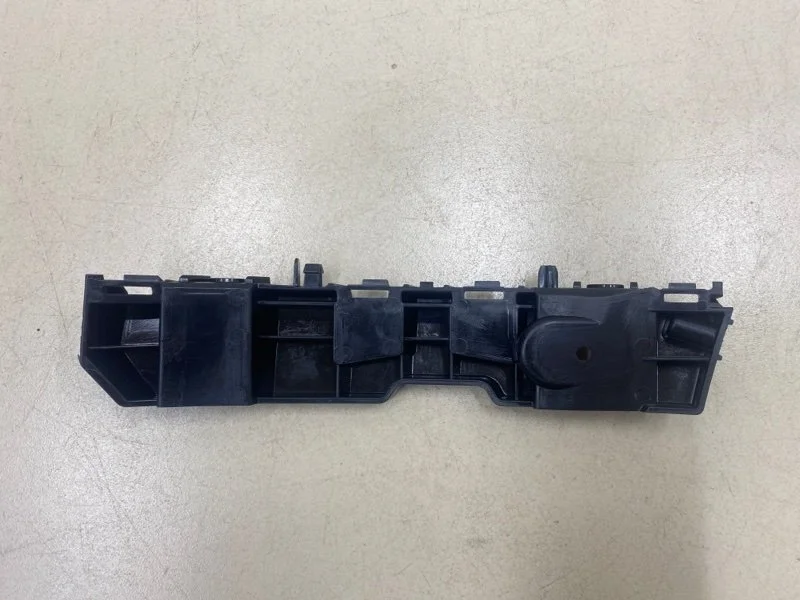 Кронштейн бампера передний правый Renault Logan 2