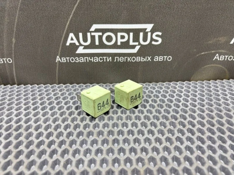 Реле топливного насоса Skoda Octavia 2011 4H0951253 ЛИФТБЭК А5 1.4 CAXA