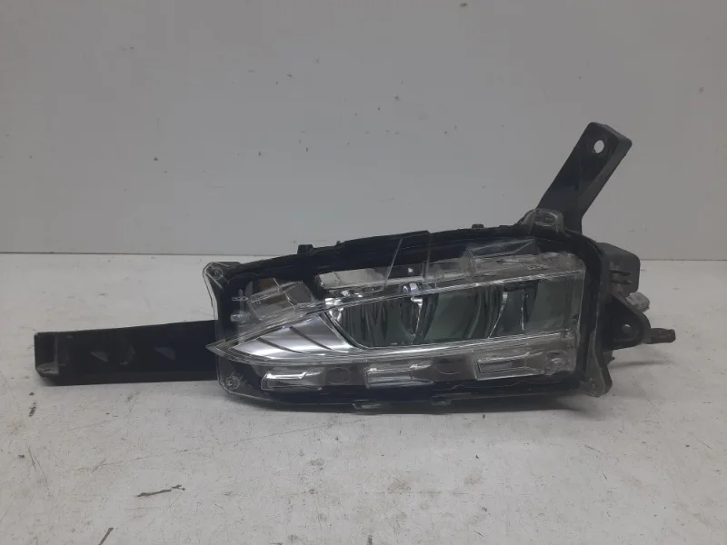 Фара противотуманная Lexus NX200 2017-2021