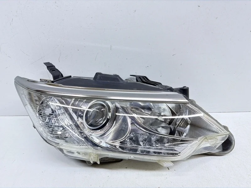Фара Toyota Camry 2015-2017 55