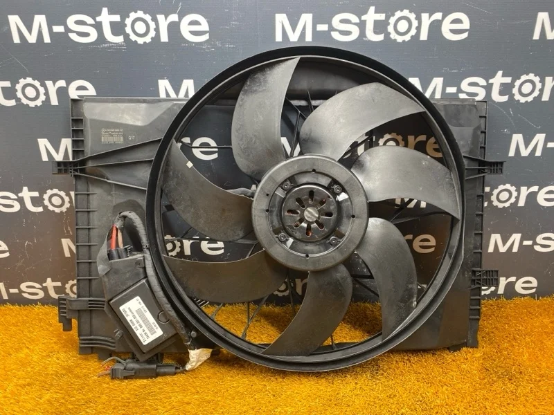 Вентилятор радиатора Mercedes C-Class A2035000293 W203 111.951