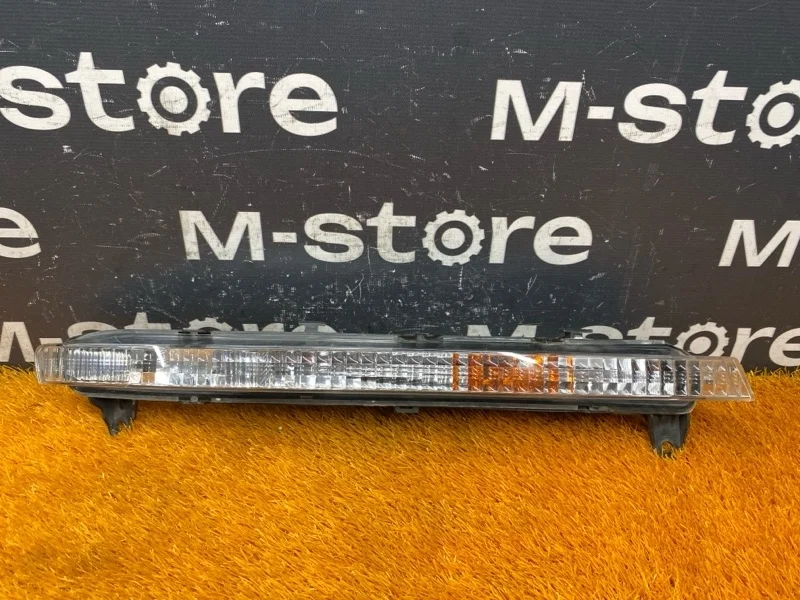 Повторитель в бампер Audi Q7 2008 4L0953042 4L BAR, правый