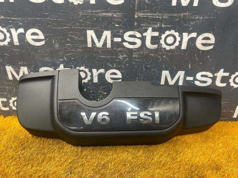 Крышка двигателя Volkswagen Touareg 2011 03H103925G 7P CGRA