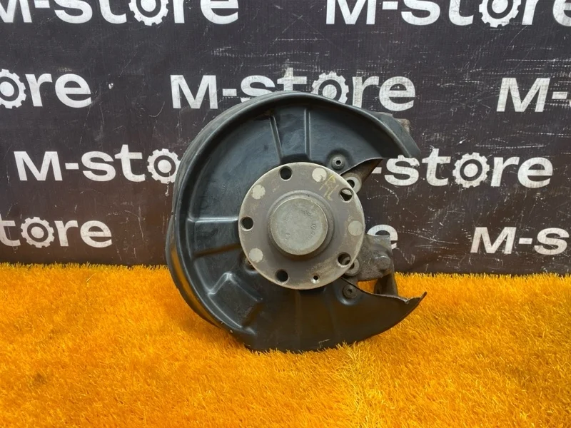 Ступица Audi A4 2006 8E0505431AF B7/8E BFB, задняя левая
