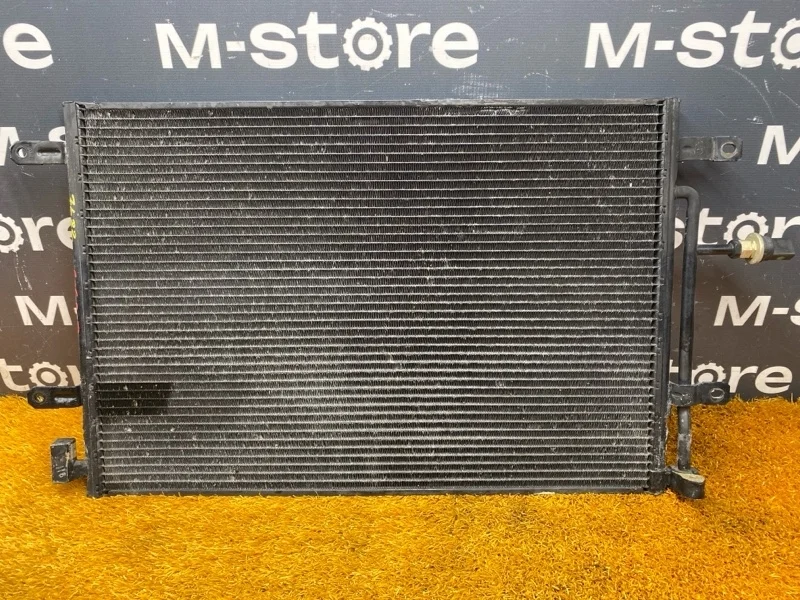 Радиатор кондиционера Audi A4 2006 8E0260401Q B7/8E BFB