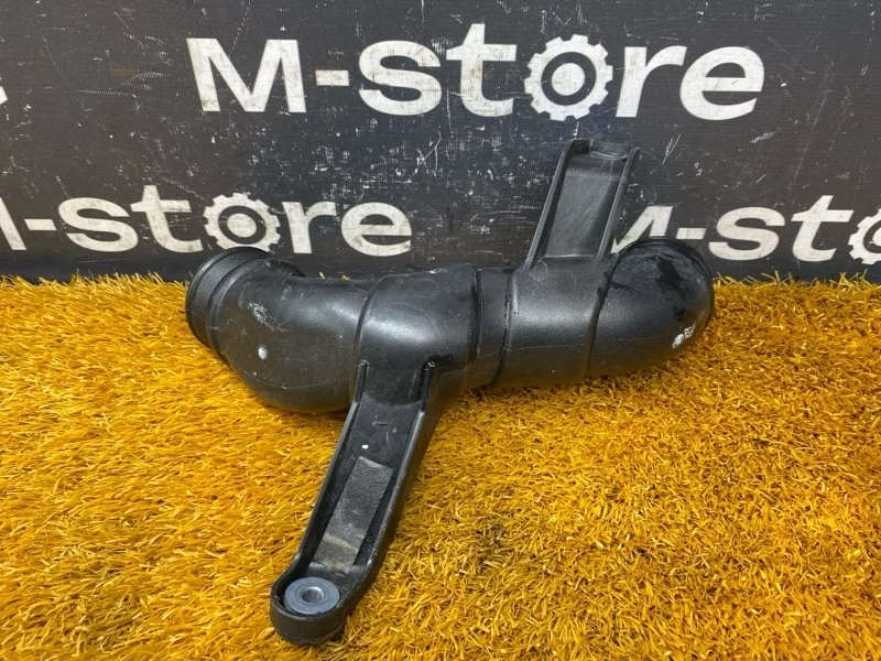 Патрубок интеркулера Audi Q3 2012 5N0145762BC 8U CPSA