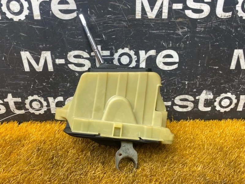 Селектор акпп Mercedes-Benz C-Class 2012 A2042675824 W204 271.860