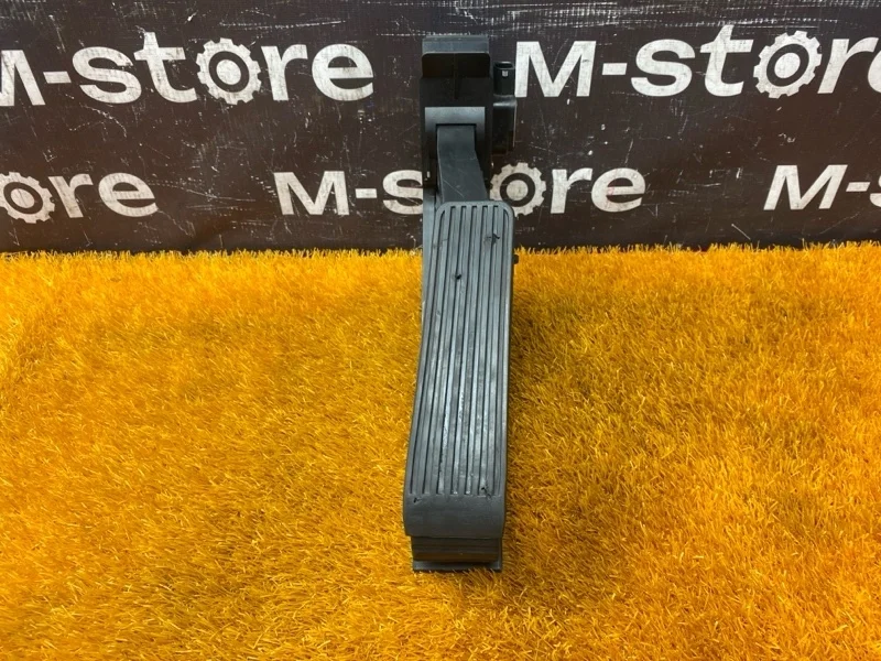 Педаль газа Mercedes-Benz S-Class 2006 A2203000104 W221 272.965