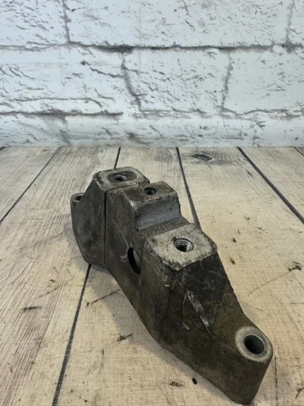 Кронштейн двигателя Audi a3