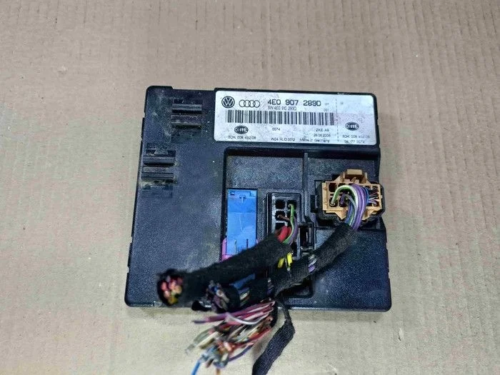 Блок комфорта Audi A8 D3 (2002—2005)