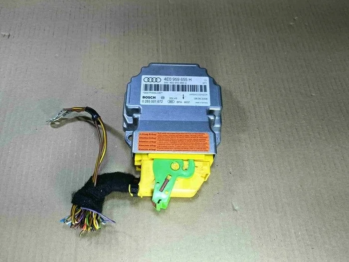 Блок управления AIRBAG Audi A8 D3 (2002—2005)