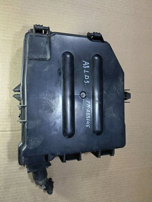 Блок предохранителей Audi A8 D3 (2002—2005)