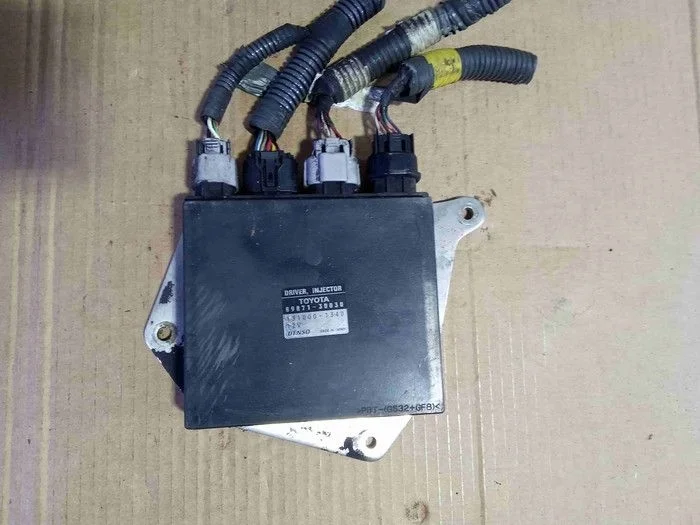 Блок управления форсунками Lexus IS II (2005—2008)