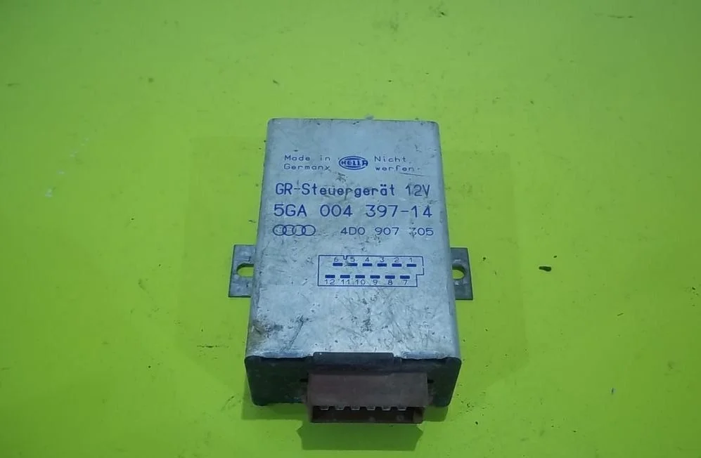 Блок управления круиз контролем Audi A8 D2 (1994—1999)