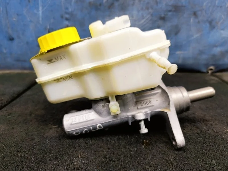 Цилиндр главный тормозной Volkswagen Polo Sedan 2011-2020 6R1611019A