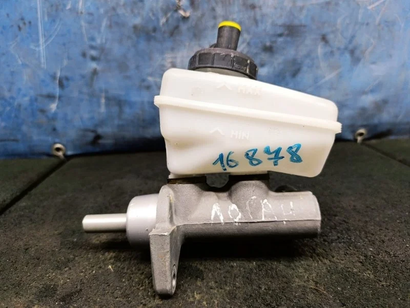 Цилиндр главный тормозной с бачком Renault Logan 1 2005-2014 6001551028