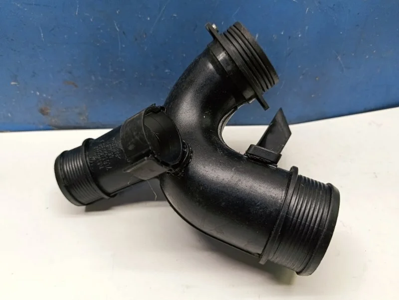 Патрубок интеркулера Audi Q7 2008 7L6145795L 7L 3.0TDI BUG