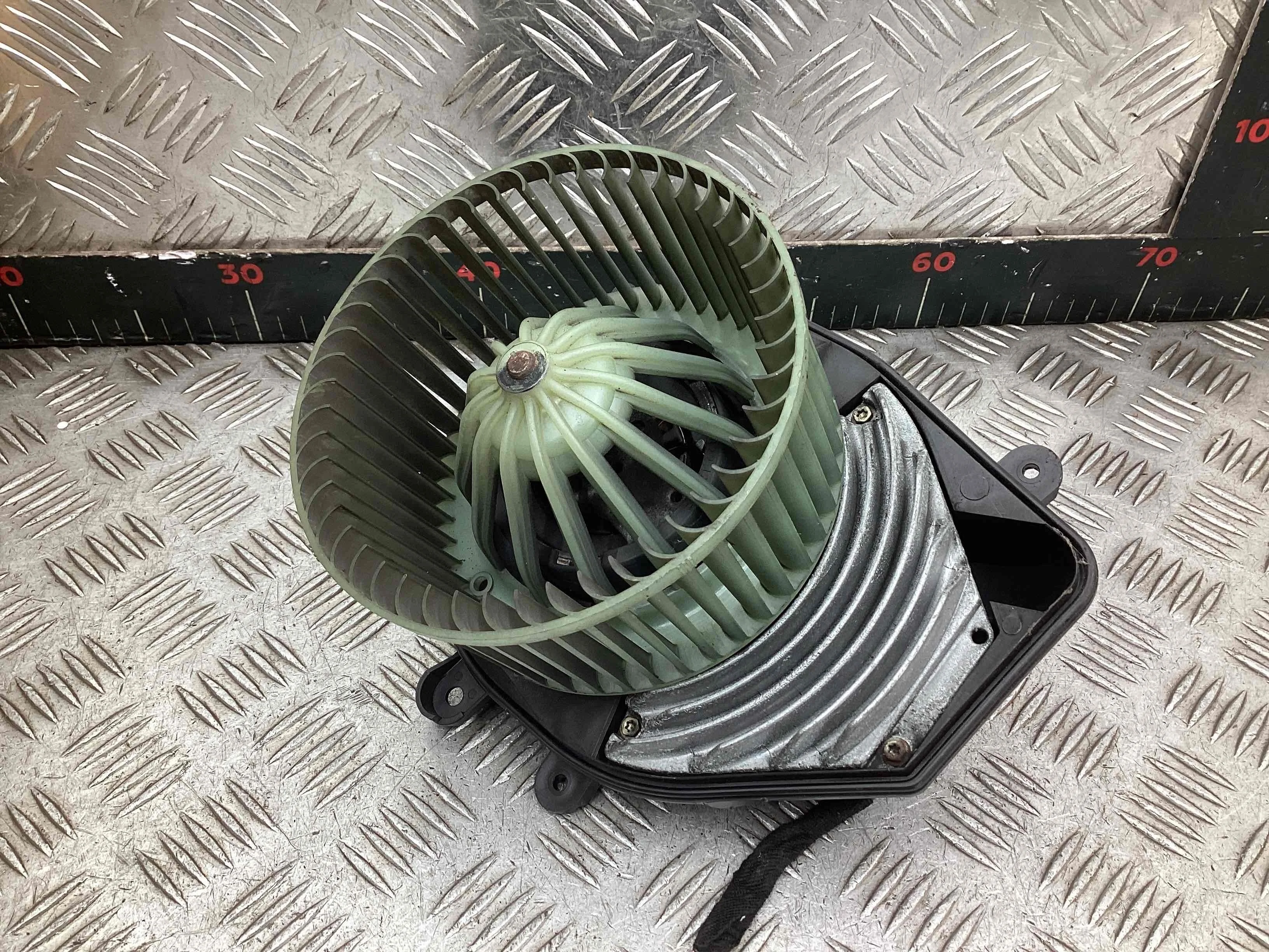 Моторчик печки Volkswagen Passat Passat B5 (3B) 1996-2000 2000 1,9 Дизель АКПП Универсал.