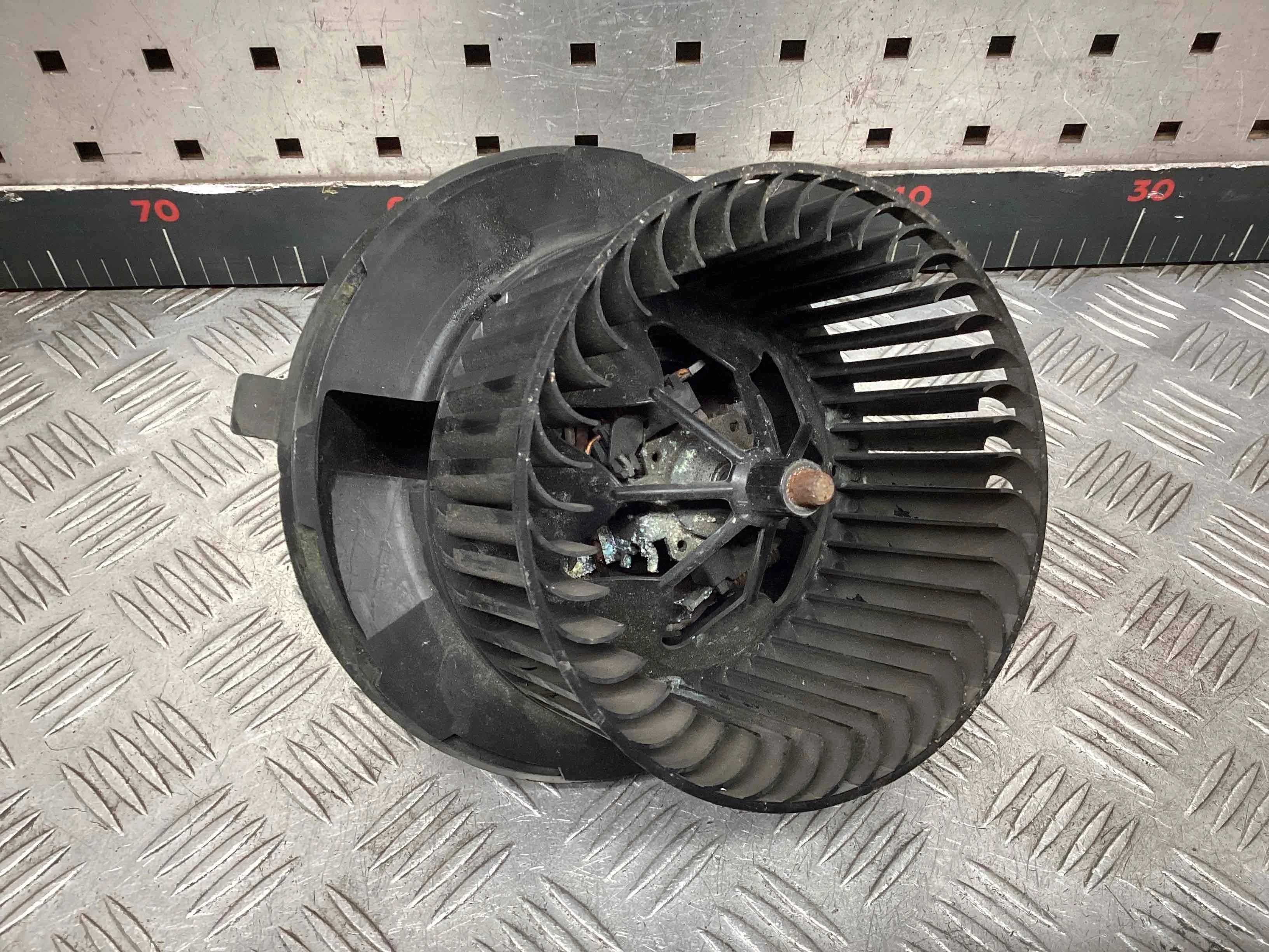 Моторчик печки Volkswagen Golf Golf V (1K) 2004-2009 2005 1,4 Бензин МКПП 5ст. Хэтчбек 5дв.