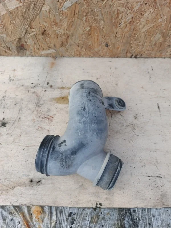 Патрубок воздушного фильтра Hyundai Tucson