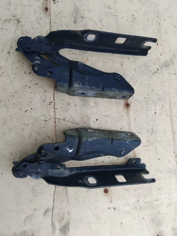 Петля капота Volkswagen Golf 2008-2012 6(5ХБ)