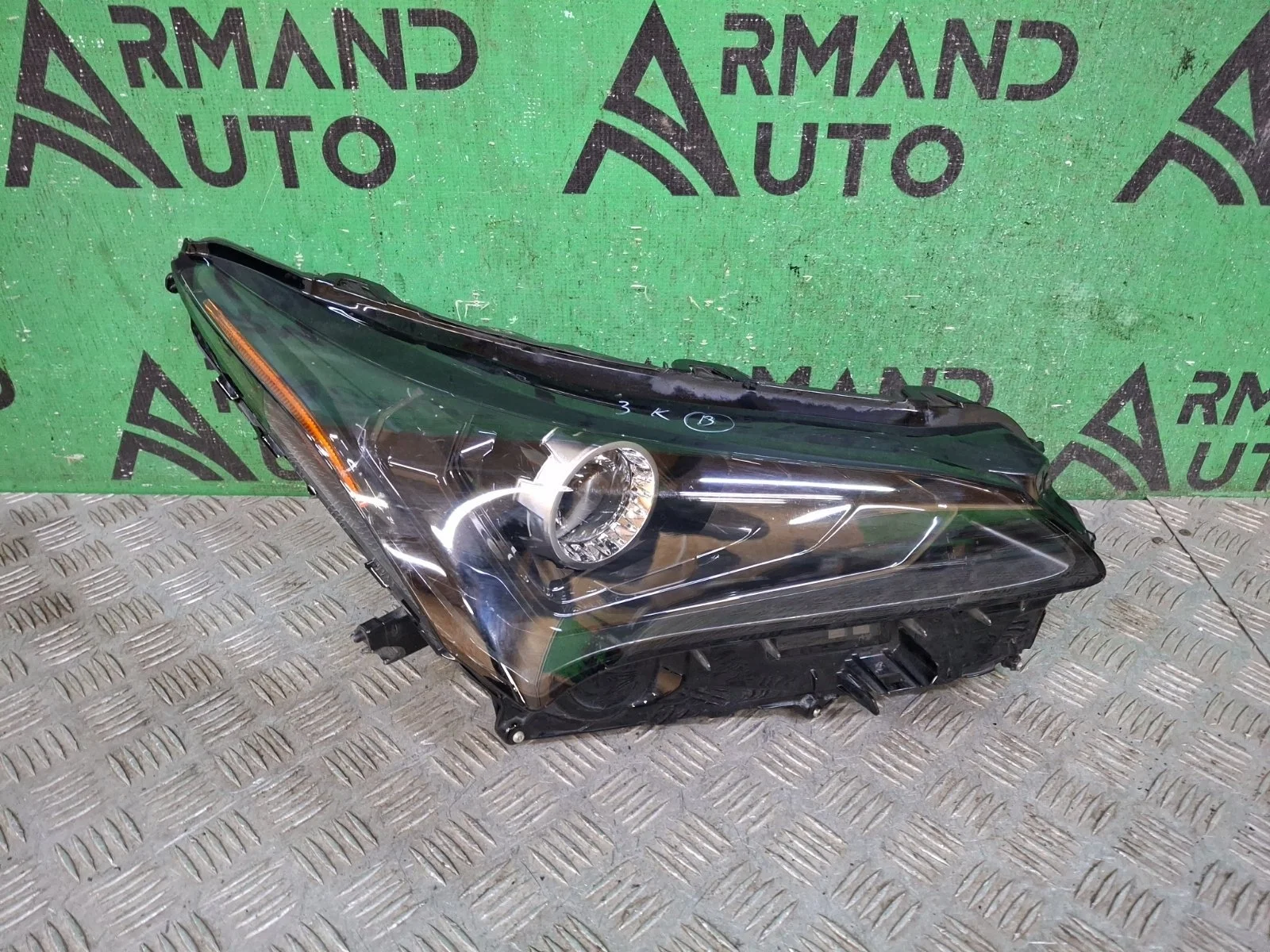 Фара Lexus NX 2017-2021