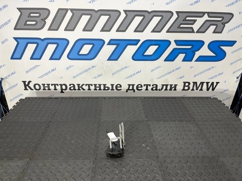 Крюк замка капота BMW 550iX 2014 51237183763 F10 N63B44B, левый