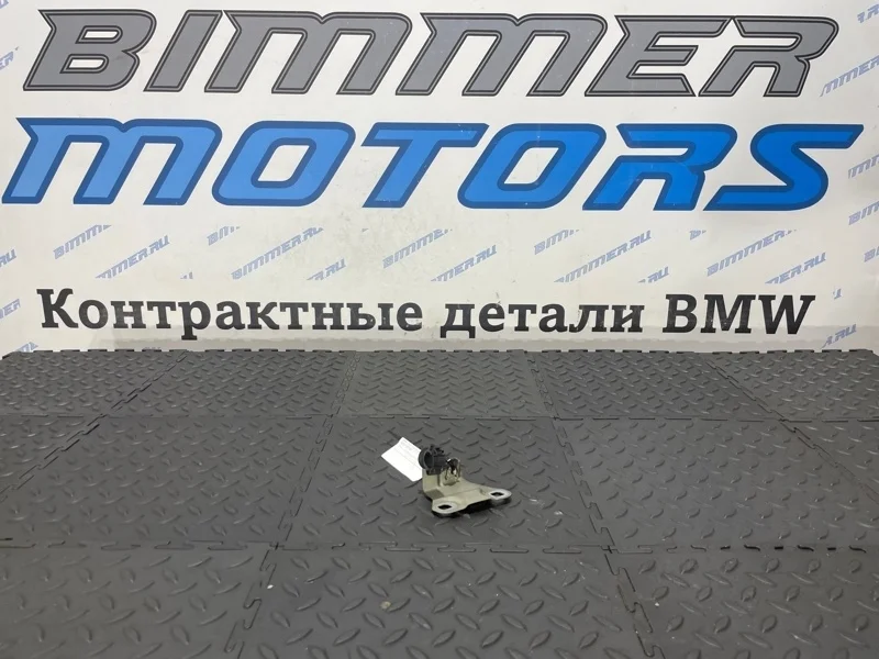 Кронштейн крыла BMW 550iX 2014 41357207204 F10 N63B44B, правый