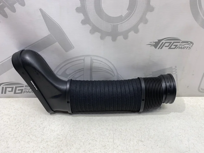 Патрубок воздушного фильтра правый Mercedes-benz W212