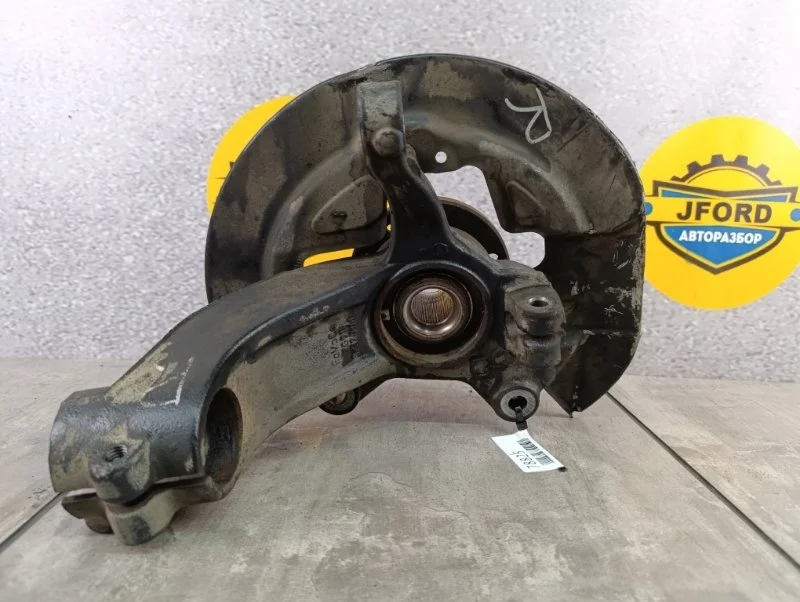 Кулак поворотный Volvo XC60 2012 DZ82