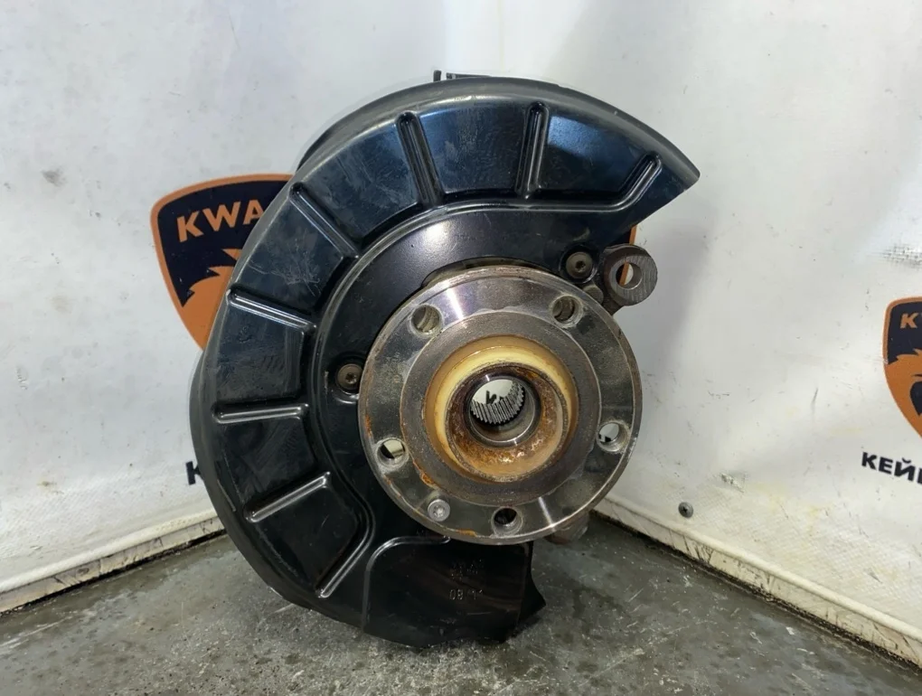 Кулак поворотный Volkswagen Tiguan 2011 5N