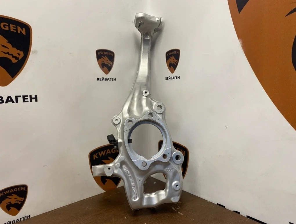 Кулак поворотный Audi Q5 2014 8R