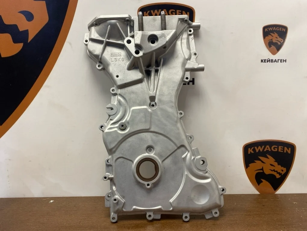 Передняя крышка двигателя Mazda CX-7 ER