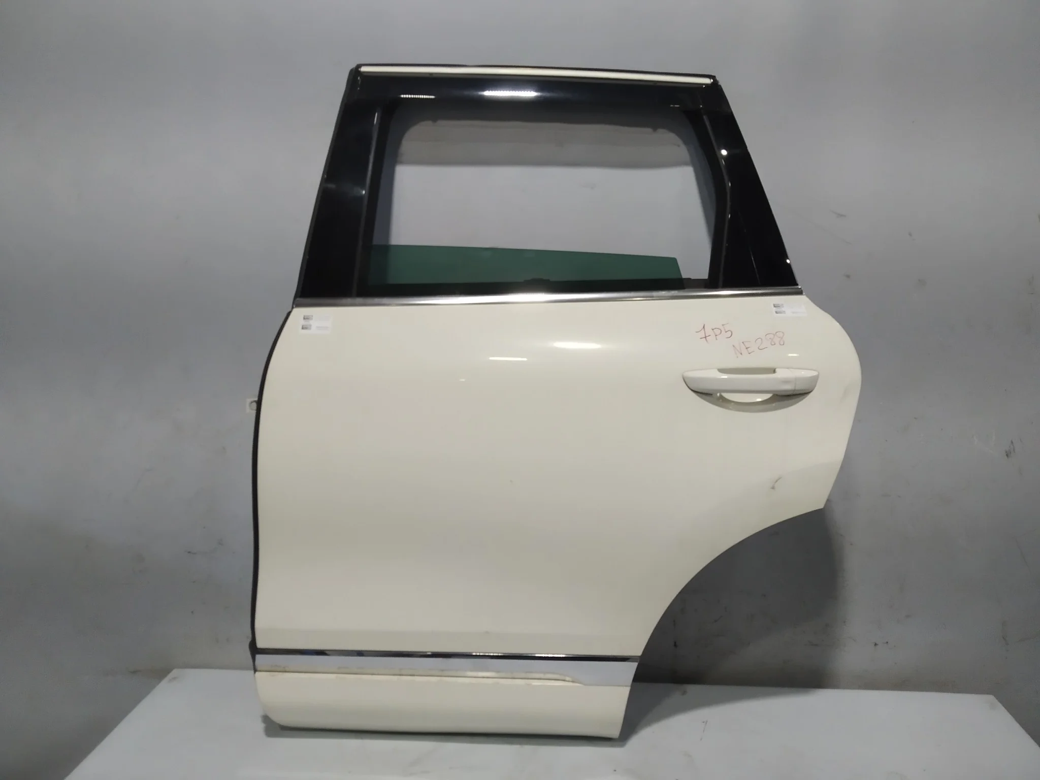 ДВЕРЬ VOLKSWAGEN PORSCHE 7P0833055 ЗАД ЛЕВО белый, LR9A NE288