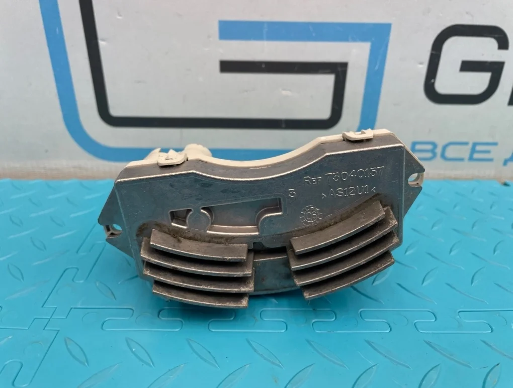 Резистор отопителя Bmw 3-Series 2006 64119265892 E90 N46B20B 2.0