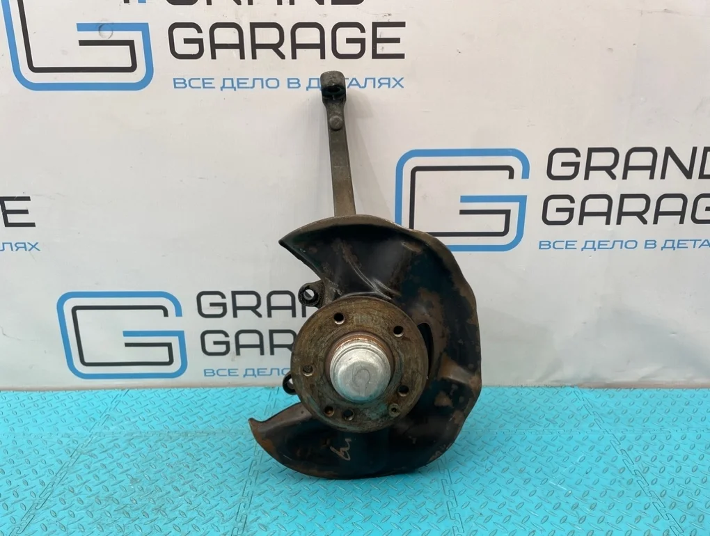 Кулак Mercedes-Benz E-Class 1999 A2103300020 W210 112.941 3.2, передний левый