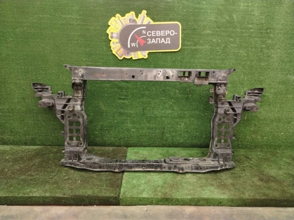Панель передняя (телевизор) Kia Sorento 2017 64101C5000 UM D4HB