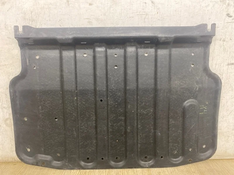 Защита двигателя Mitsubishi Pajero 4 2006 2007 2008 2009 2010 2011 2012 2013 2014 2015 2016 2017 MR437668 V87W 4M41