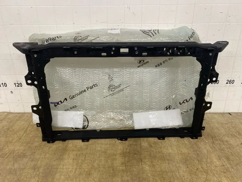 Суппорт радиатора Hyundai Elantra 6 2019 2020 64101F2500
