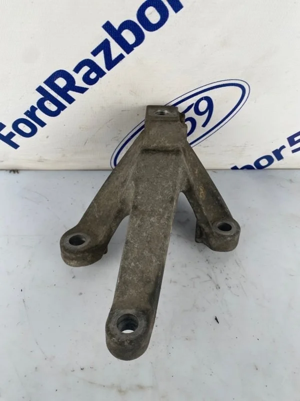 Кронштейн МКПП (Тринога) Ford Focus 2 2007 1326812 CB4 1.6 (HXDB)