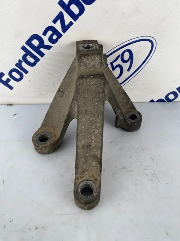 Кронштейн МКПП (Тринога) Ford Focus 2 2007 1326812 CB4 1.6 (HXDA)